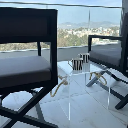 Luxury Penthouse With Panoramic View *